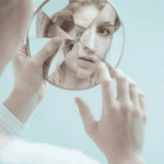 errores invisibles del lenguaje corporal que destruyen tu autoridad